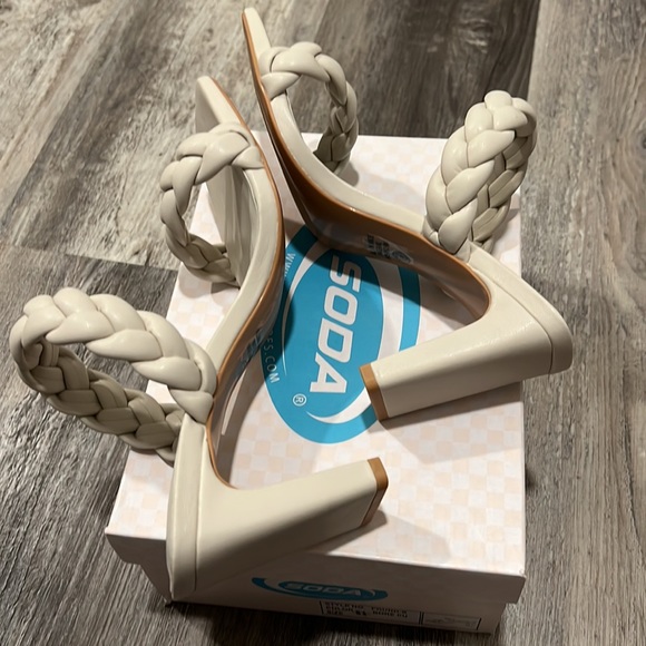 White Heels - Picture 11 of 12